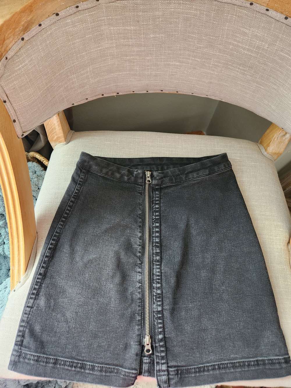 Free People Charcoal Black (Faded)  Stretchy Zip-Front Denim Mini Skirt  Small